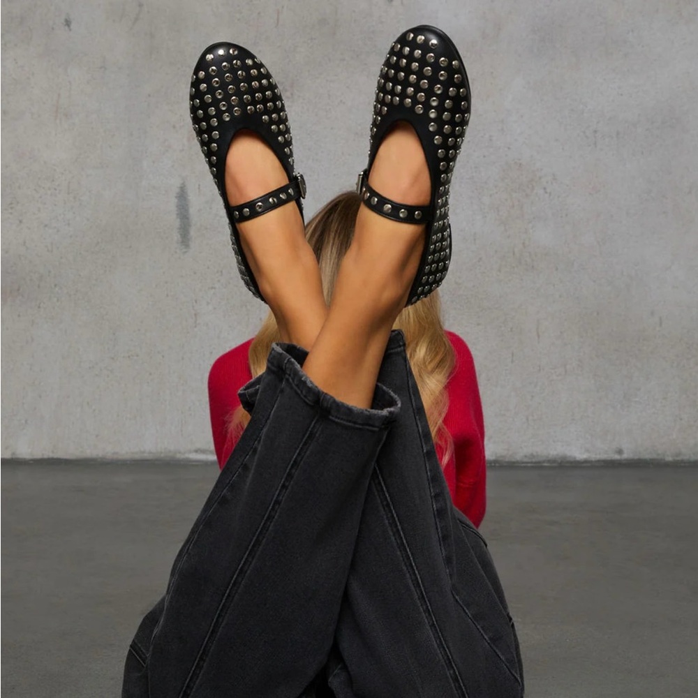VICI BILLINI Collab Studded flats